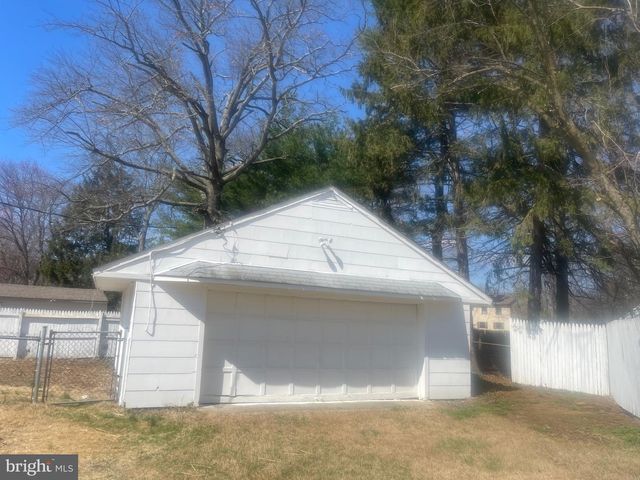 4 WALNUT CIR N, West Berlin, NJ 08091