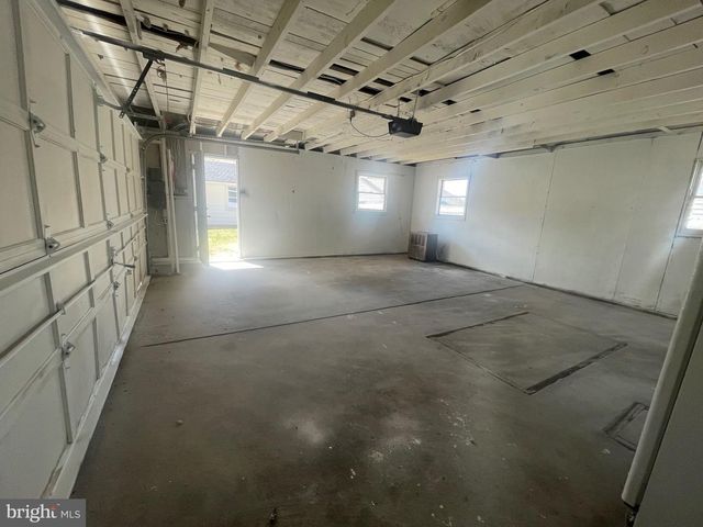 4 WALNUT CIR N, West Berlin, NJ 08091