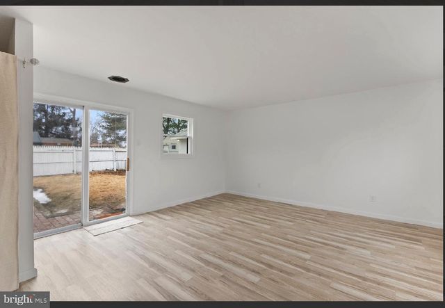 4 WALNUT CIR N, West Berlin, NJ 08091