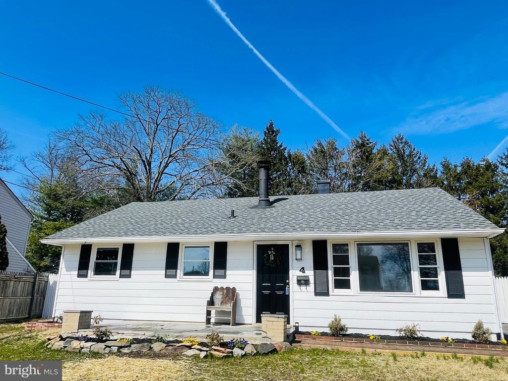 4 WALNUT CIR N, West Berlin, NJ 08091