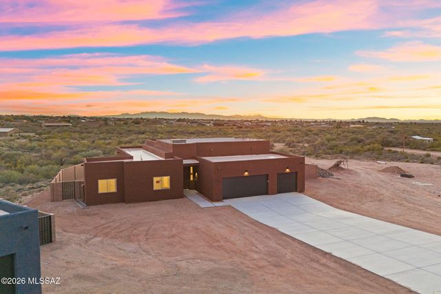 1132 N Range Rider Place, Vail, AZ 85641