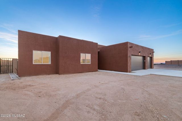 1132 N Range Rider Place, Vail, AZ 85641