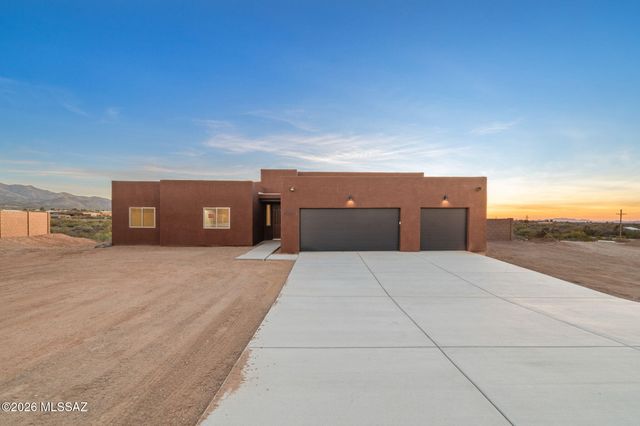 1132 N Range Rider Place, Vail, AZ 85641