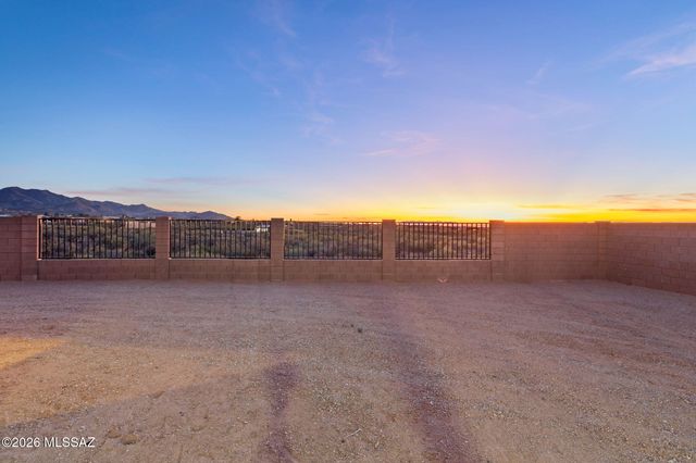 1132 N Range Rider Place, Vail, AZ 85641