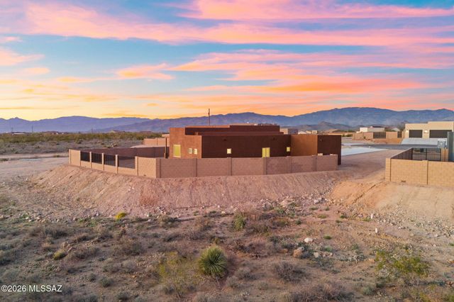 1132 N Range Rider Place, Vail, AZ 85641