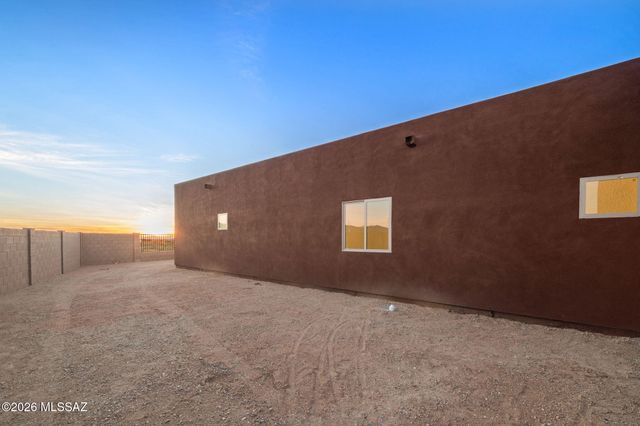 1132 N Range Rider Place, Vail, AZ 85641