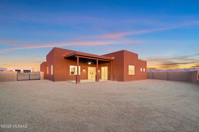 1132 N Range Rider Place, Vail, AZ 85641