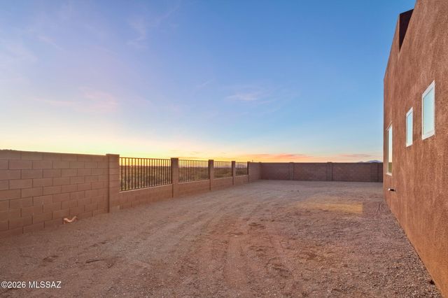 1132 N Range Rider Place, Vail, AZ 85641