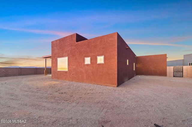 1132 N Range Rider Place, Vail, AZ 85641