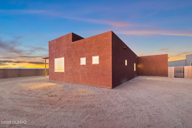 1132 N Range Rider Place, Vail, AZ 85641