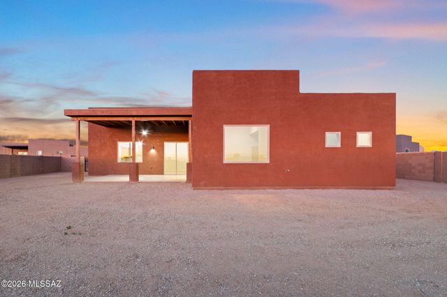 1132 N Range Rider Place, Vail, AZ 85641