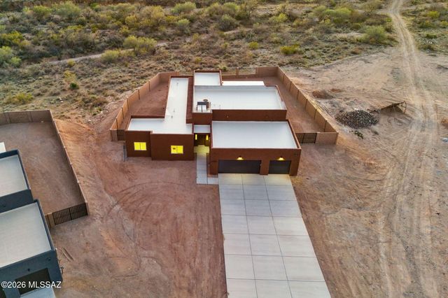 1132 N Range Rider Place, Vail, AZ 85641