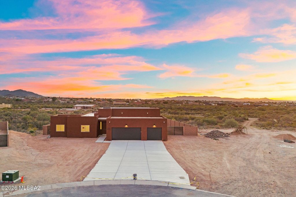 1132 N Range Rider Place, Vail, AZ 85641