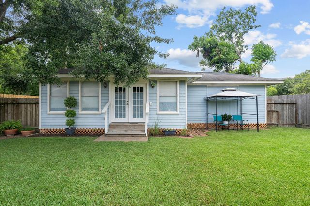 6318 Leaf Arbor Drive, Houston, TX 77092
