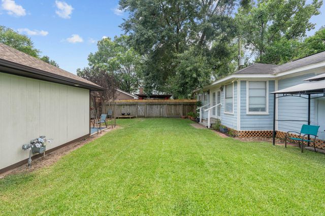6318 Leaf Arbor Drive, Houston, TX 77092