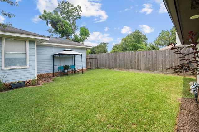 6318 Leaf Arbor Drive, Houston, TX 77092