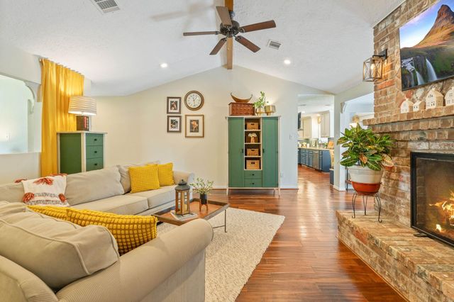 6318 Leaf Arbor Drive, Houston, TX 77092