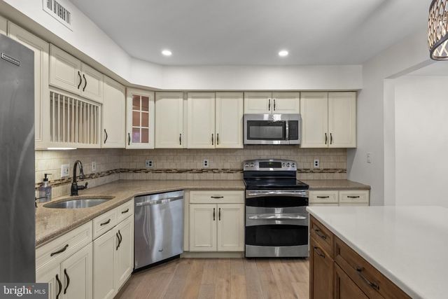 104 LAMPLIGHTER, Marlton, NJ 08053