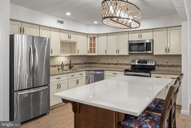 104 LAMPLIGHTER, Marlton, NJ 08053