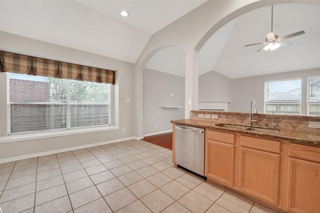 14308 Rocky Briar Lane, Rosharon, TX 77583