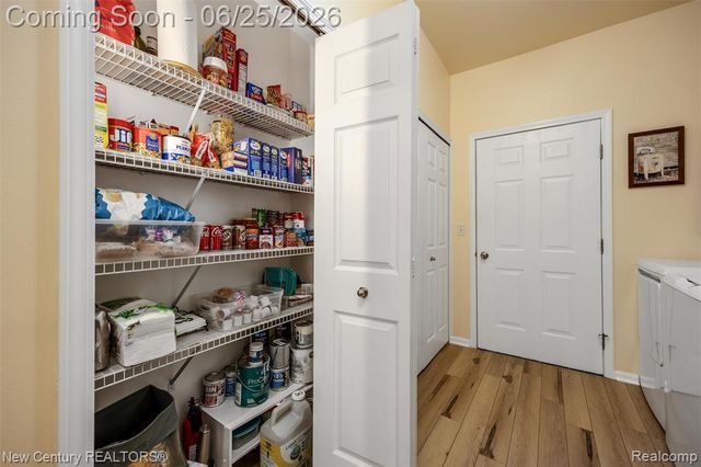 618 Belmonte Drive A, Waterford, MI 48328