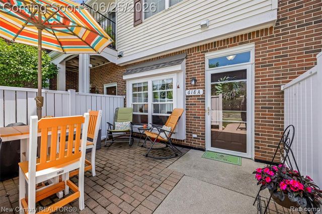 618 Belmonte Drive A, Waterford, MI 48328