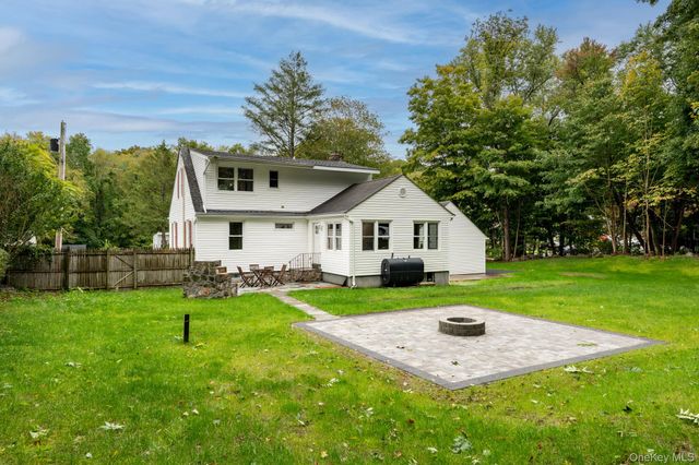 16 Forest Avenue, Cortlandt Manor, NY 10567