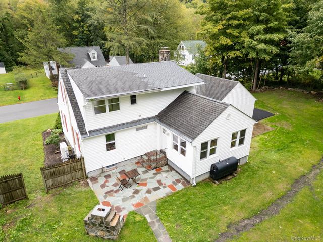 16 Forest Avenue, Cortlandt Manor, NY 10567