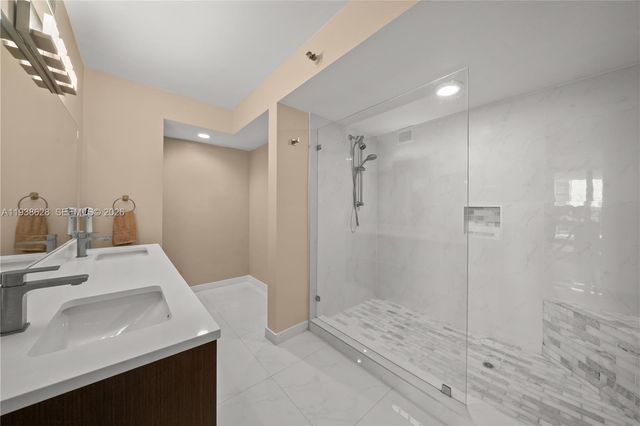 2843 S Bayshore Dr 6B, Miami, FL 33133