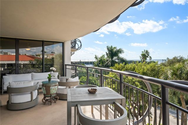 2843 S Bayshore Dr 6B, Miami, FL 33133