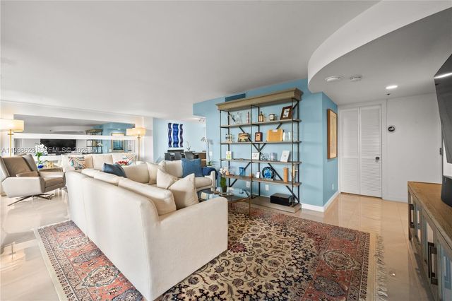 2843 S Bayshore Dr 6B, Miami, FL 33133