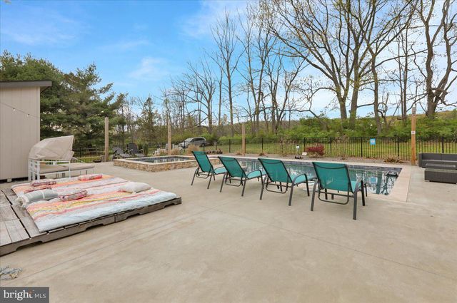 5028 VISTA CT, Mohnton, PA 19540