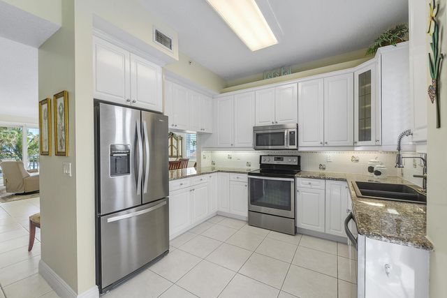 2057 SE 6th Street 1, Deerfield Beach, FL 33441