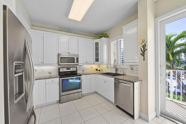 2057 SE 6th Street 1, Deerfield Beach, FL 33441