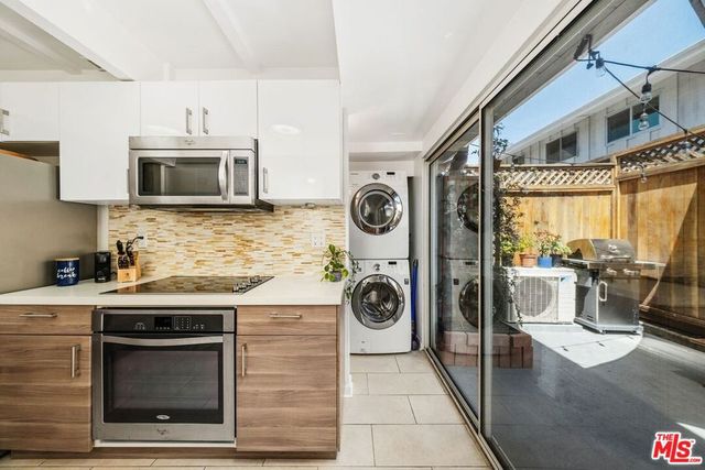 4040 Grand View Boulevard 22, Los Angeles, CA 90066