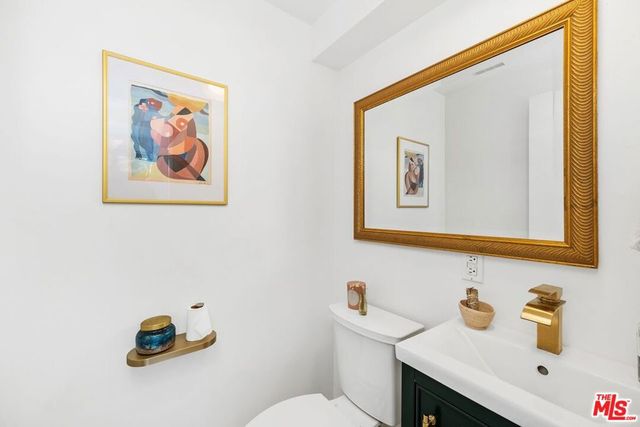 4040 Grand View Boulevard 22, Los Angeles, CA 90066