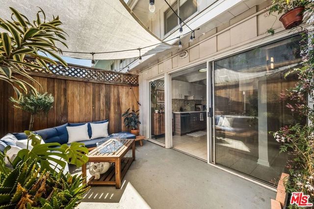 4040 Grand View Boulevard 22, Los Angeles, CA 90066