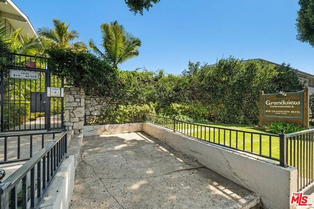 4040 Grand View Boulevard 22, Los Angeles, CA 90066