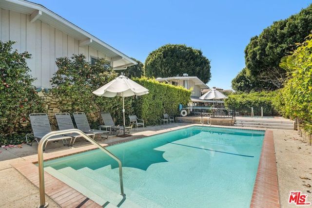 4040 Grand View Boulevard 22, Los Angeles, CA 90066