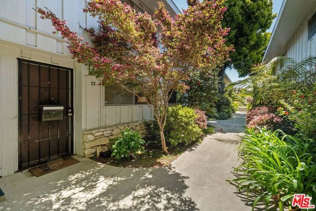 4040 Grand View Boulevard 22, Los Angeles, CA 90066