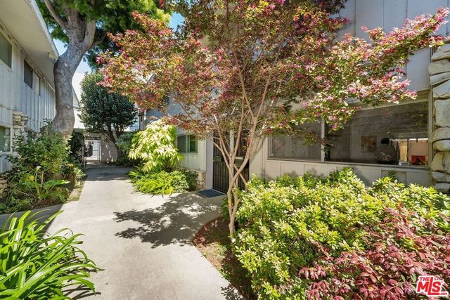 4040 Grand View Boulevard 22, Los Angeles, CA 90066