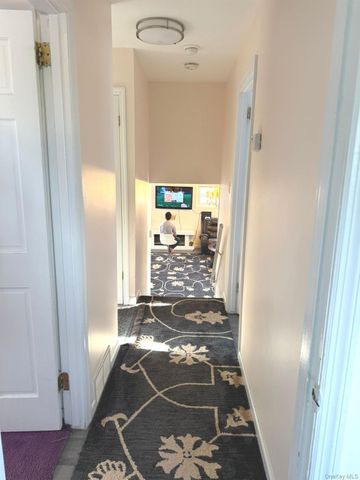 58 Narcissus Avenue, Hicksville, NY 11801