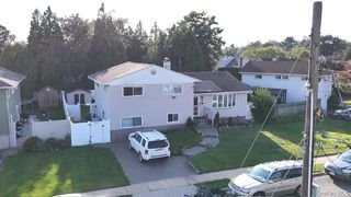 58 Narcissus Avenue, Hicksville, NY 11801