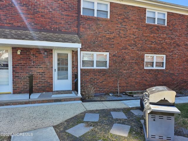 25A Laurel Place, Eatontown, NJ 07724