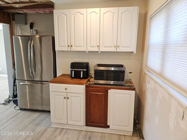 25A Laurel Place, Eatontown, NJ 07724