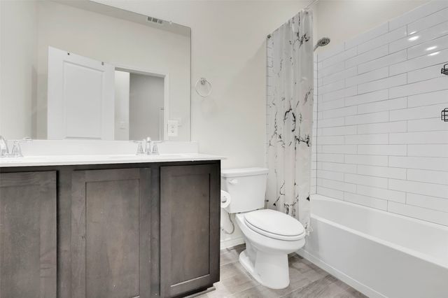 3303 Brady Starr Drive, Aubrey, TX 76227