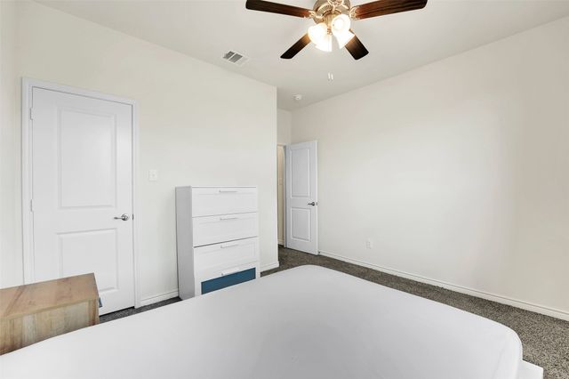 3303 Brady Starr Drive, Aubrey, TX 76227