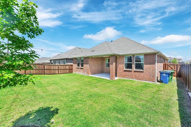 3303 Brady Starr Drive, Aubrey, TX 76227