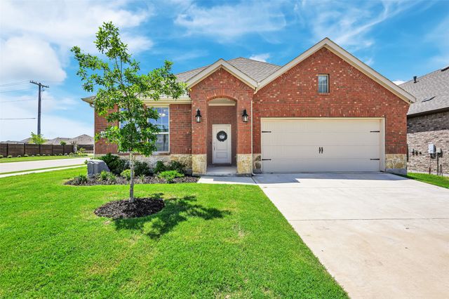 3303 Brady Starr Drive, Aubrey, TX 76227