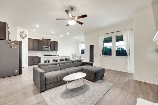 3303 Brady Starr Drive, Aubrey, TX 76227